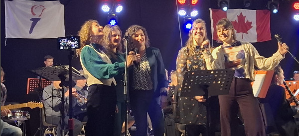 De Stra-sisters met Anna Oppendijk en Cleo Vermuyen